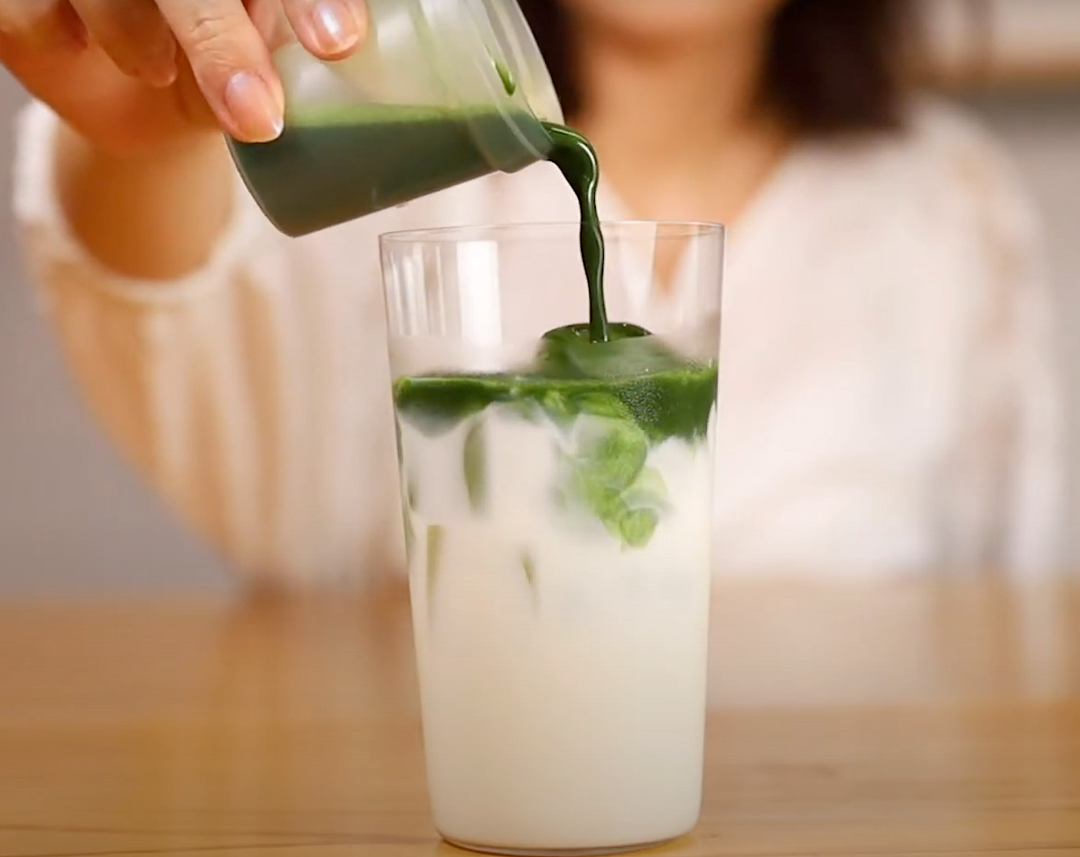 【華やかな香りと上品な苦味】さっと溶かすだけ簡単♪宇治抹茶100g(100杯分) 溶かすだけ簡単パウダータイプ】冷茶でも大活躍♪華やかな香りと